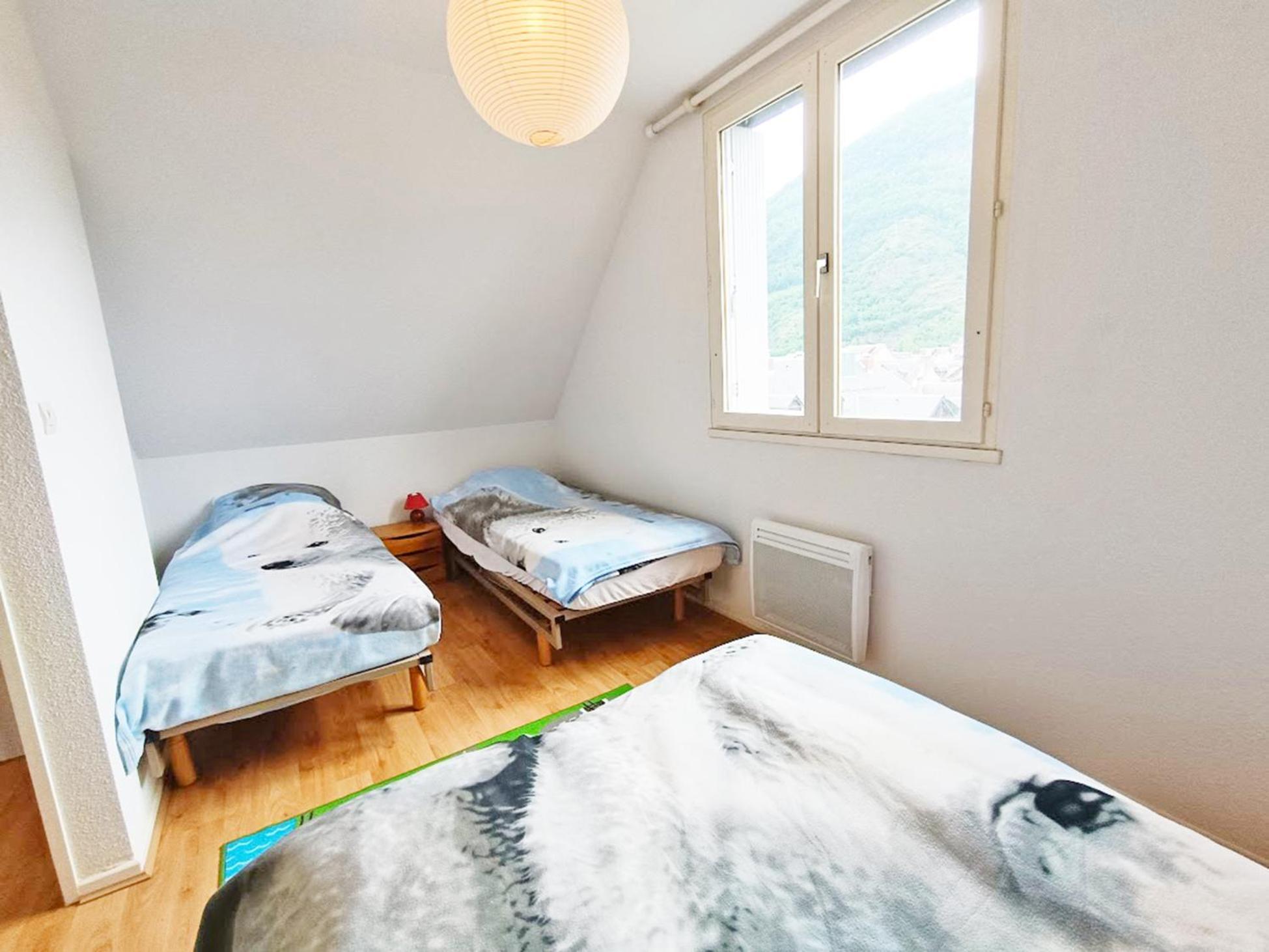 Апартаменти Chez Charlotte, T3 Duplex, Vue Montagne, Parking Gratuit, Ascenseur, 4 Personnes Bagneres-de-Luchon Екстер'єр фото